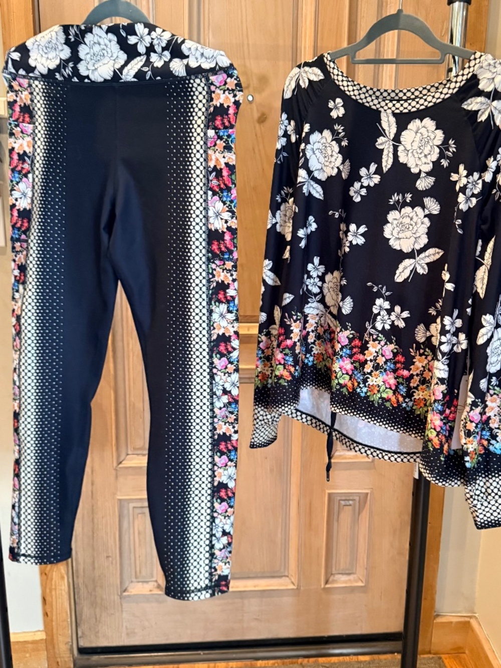 NWT- JOHNNY WAS JW ACTIVE BEE ACTIVE FLORAL MATCHING SET -SIZE M
